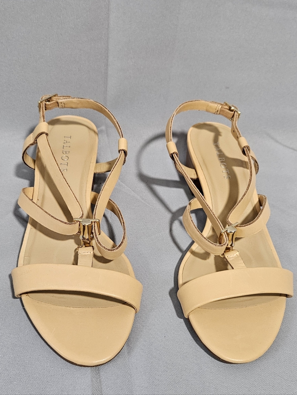 Talbots Quiet Luxery Minimalist Nude Strappy Sandal Gold Accents Block Heel 7.5